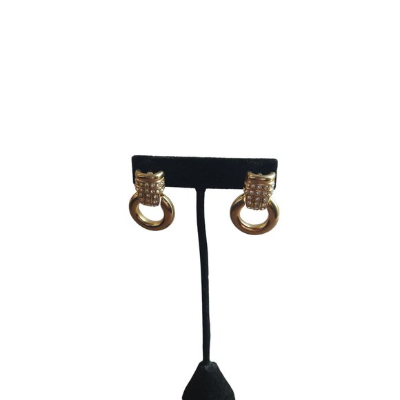 Vintage E Pearl Gold Tone Door Knocker Hoop Earrings Estate Jewelry - Picture 8 of 8